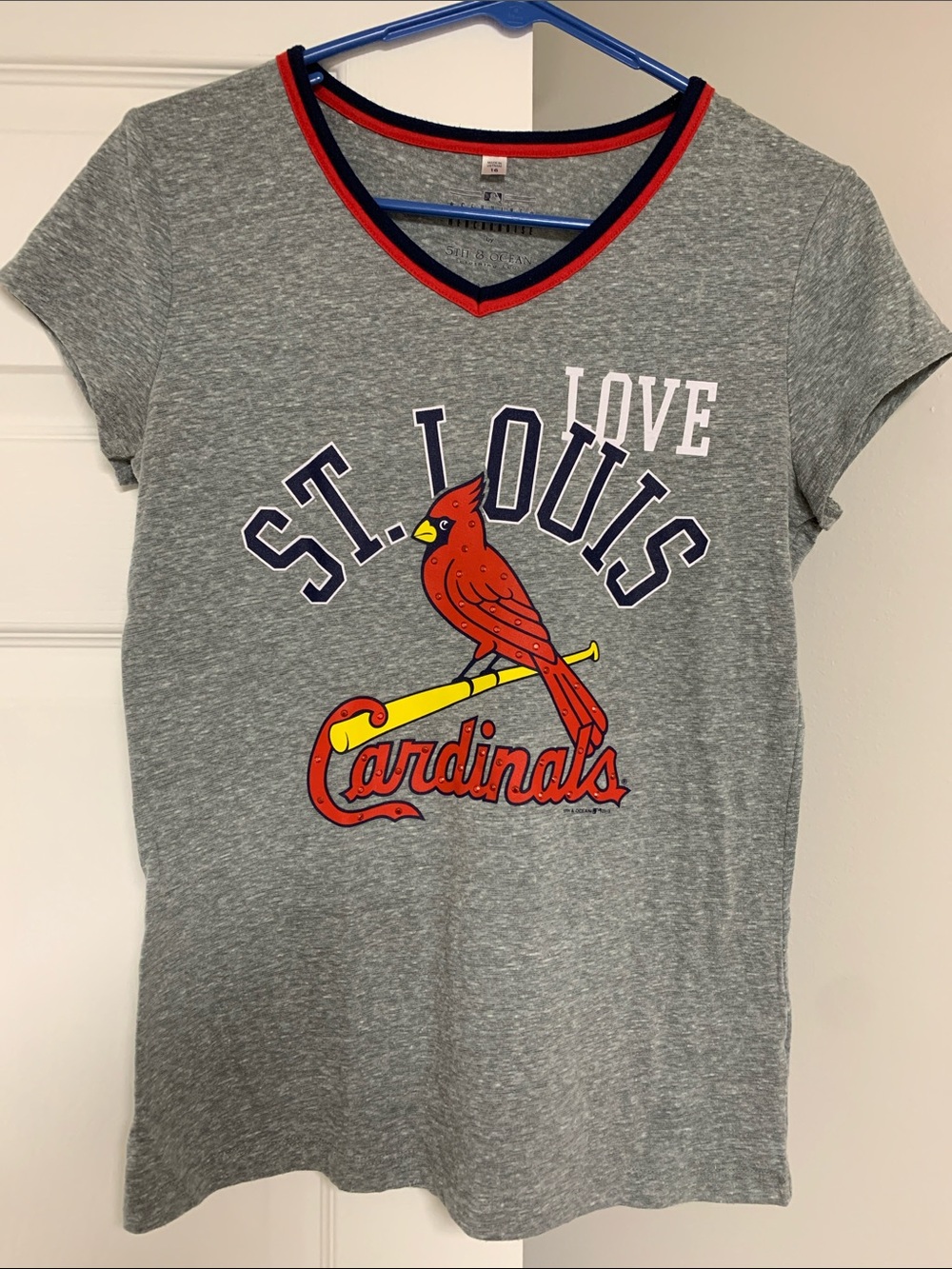 5th & Ocean Grey V-Neck St. Louis Cardinals Tee with Red & Yellow Graphic